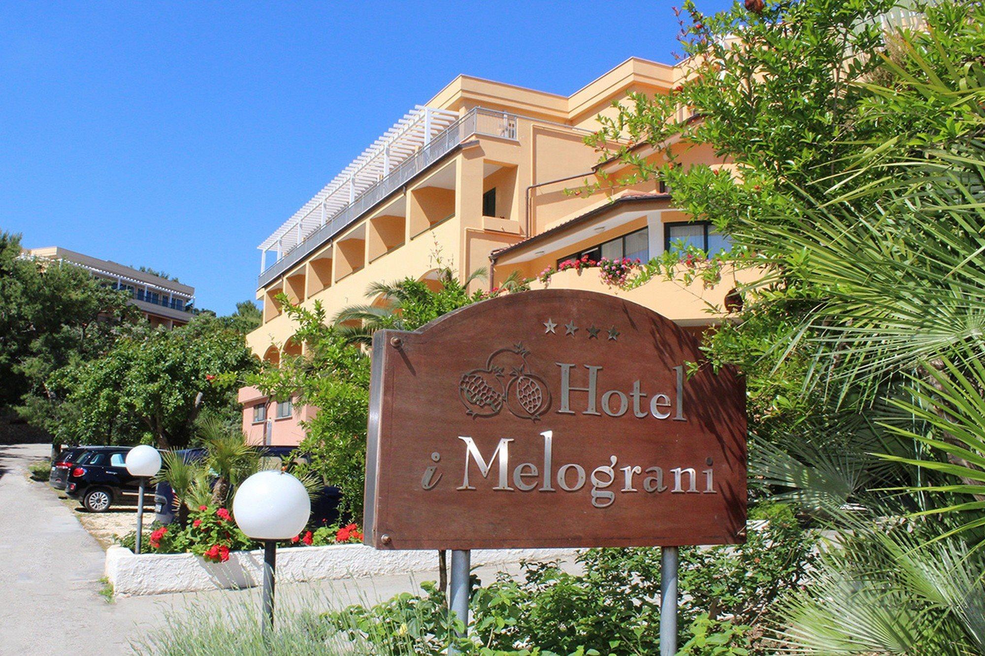 Hotel I Melograni Vieste Esterno foto