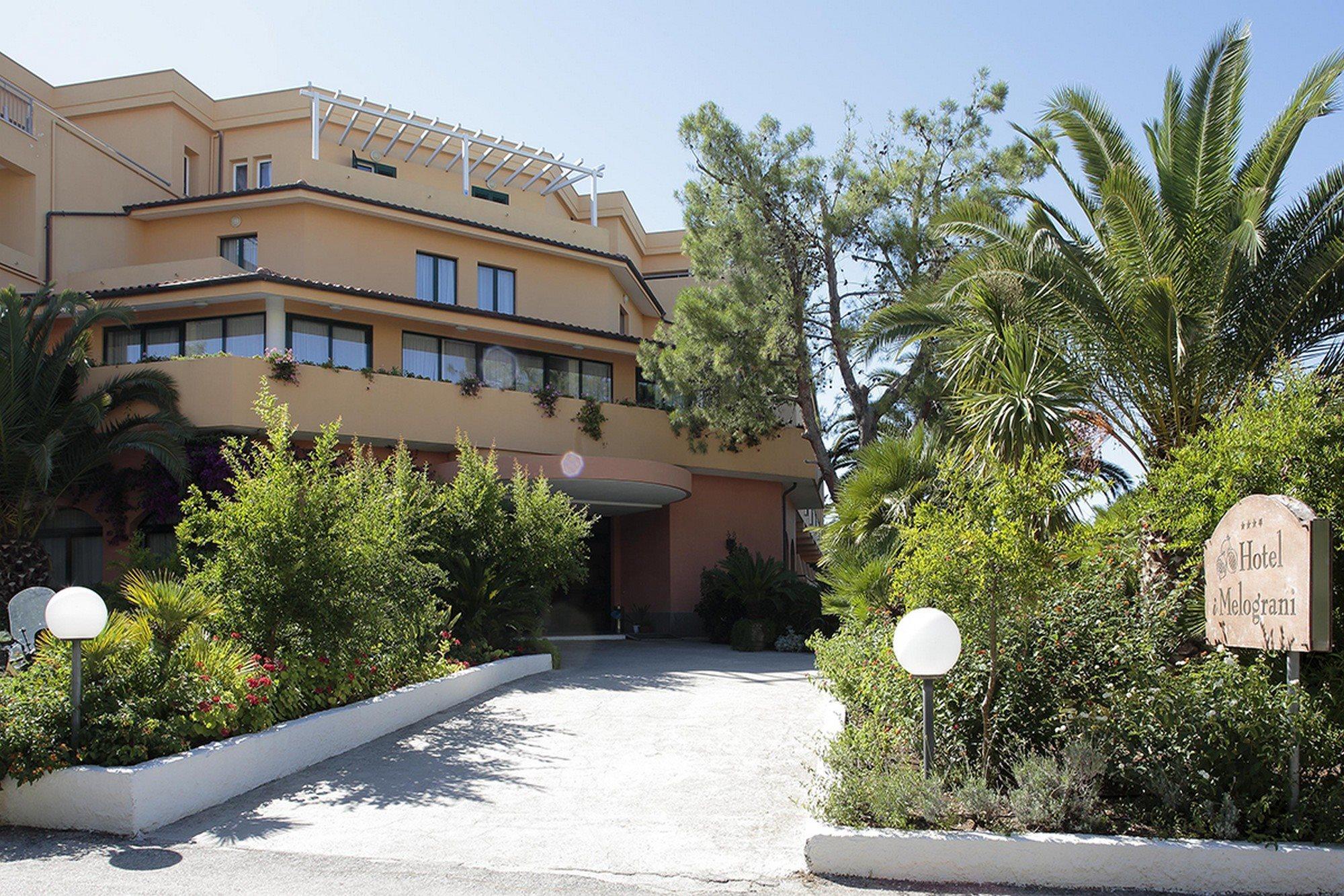Hotel I Melograni Vieste Esterno foto