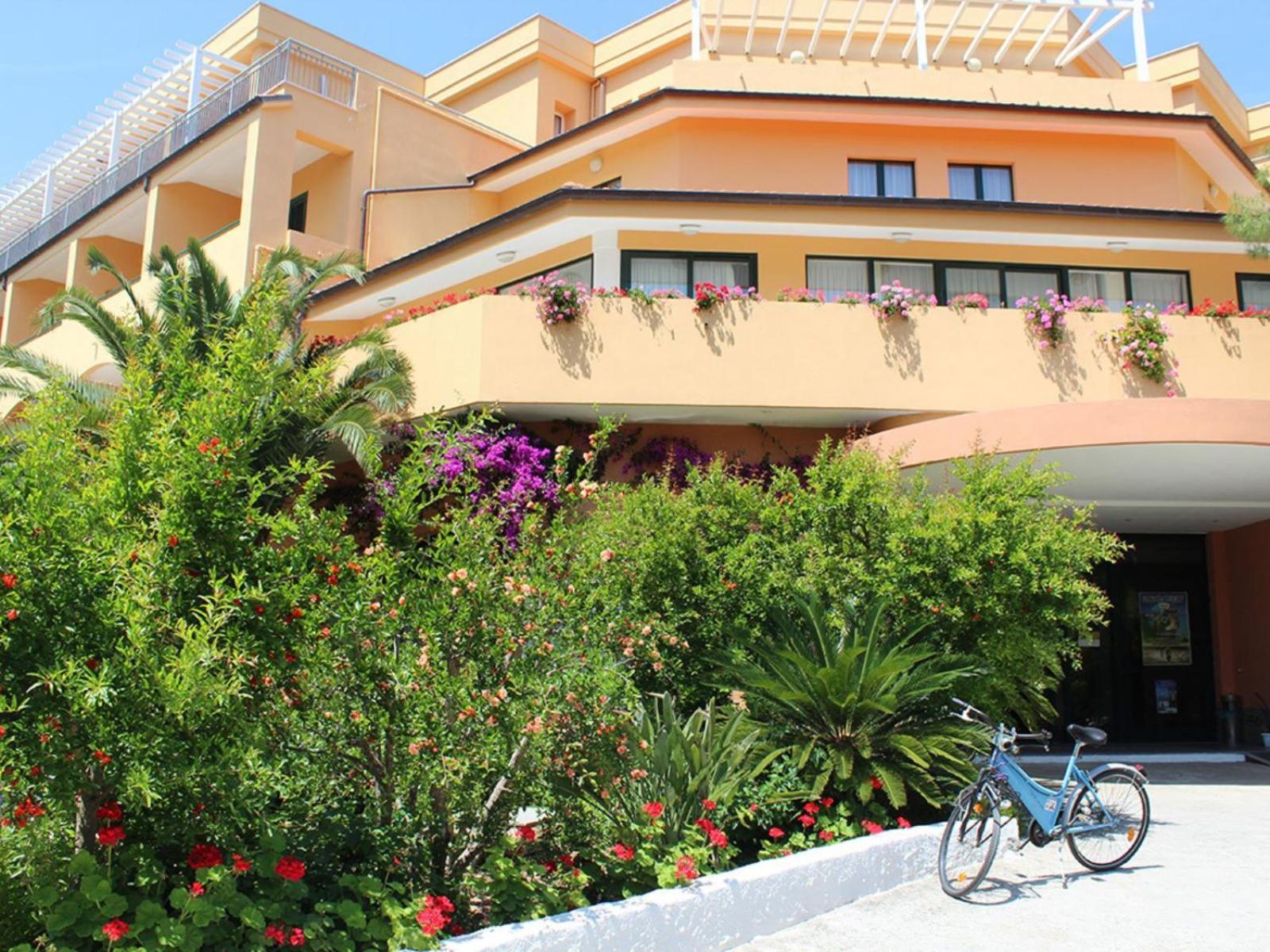 Hotel I Melograni Vieste Esterno foto