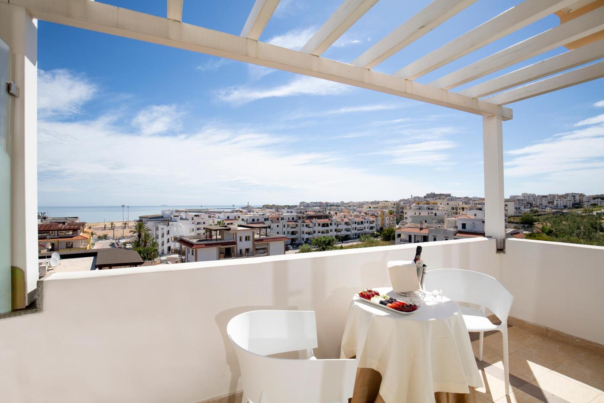 Hotel I Melograni Vieste Esterno foto