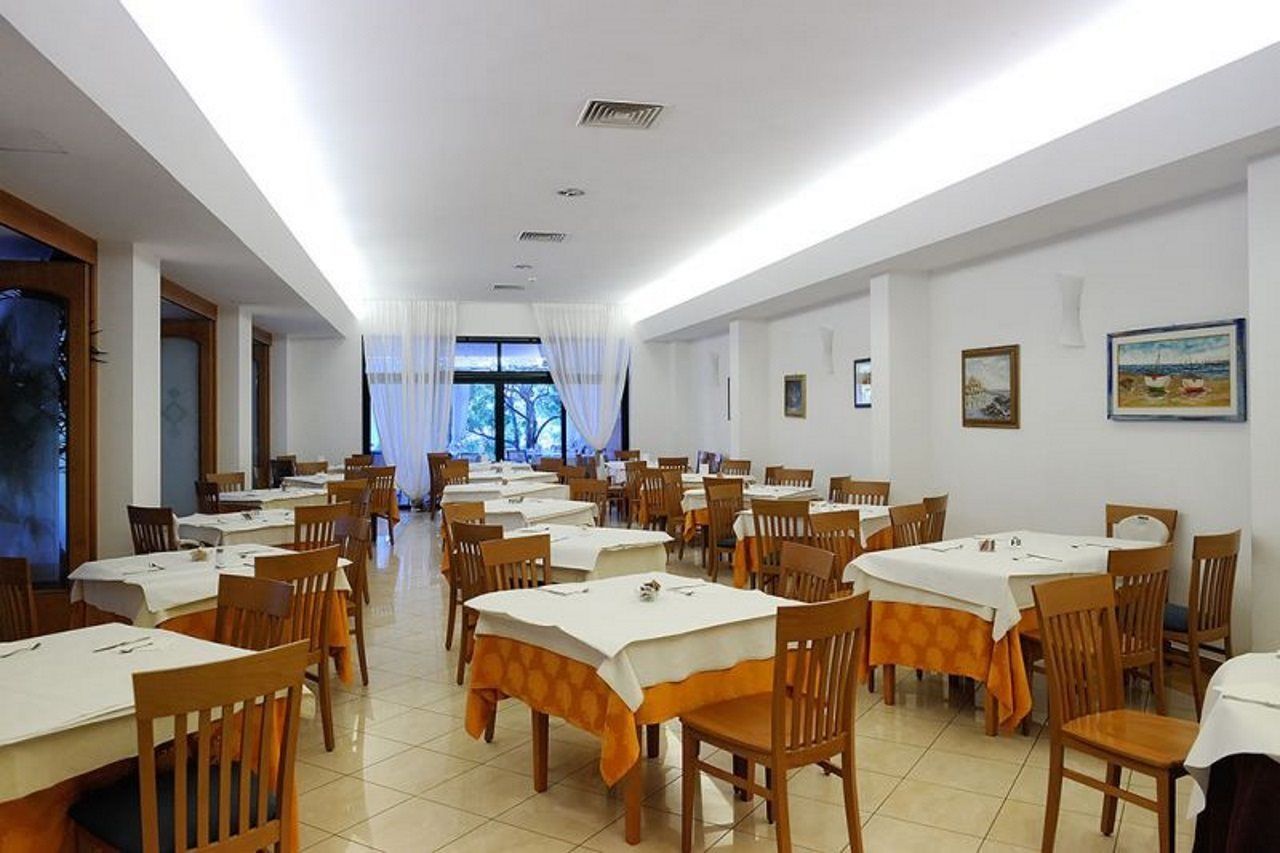Hotel I Melograni Vieste Esterno foto