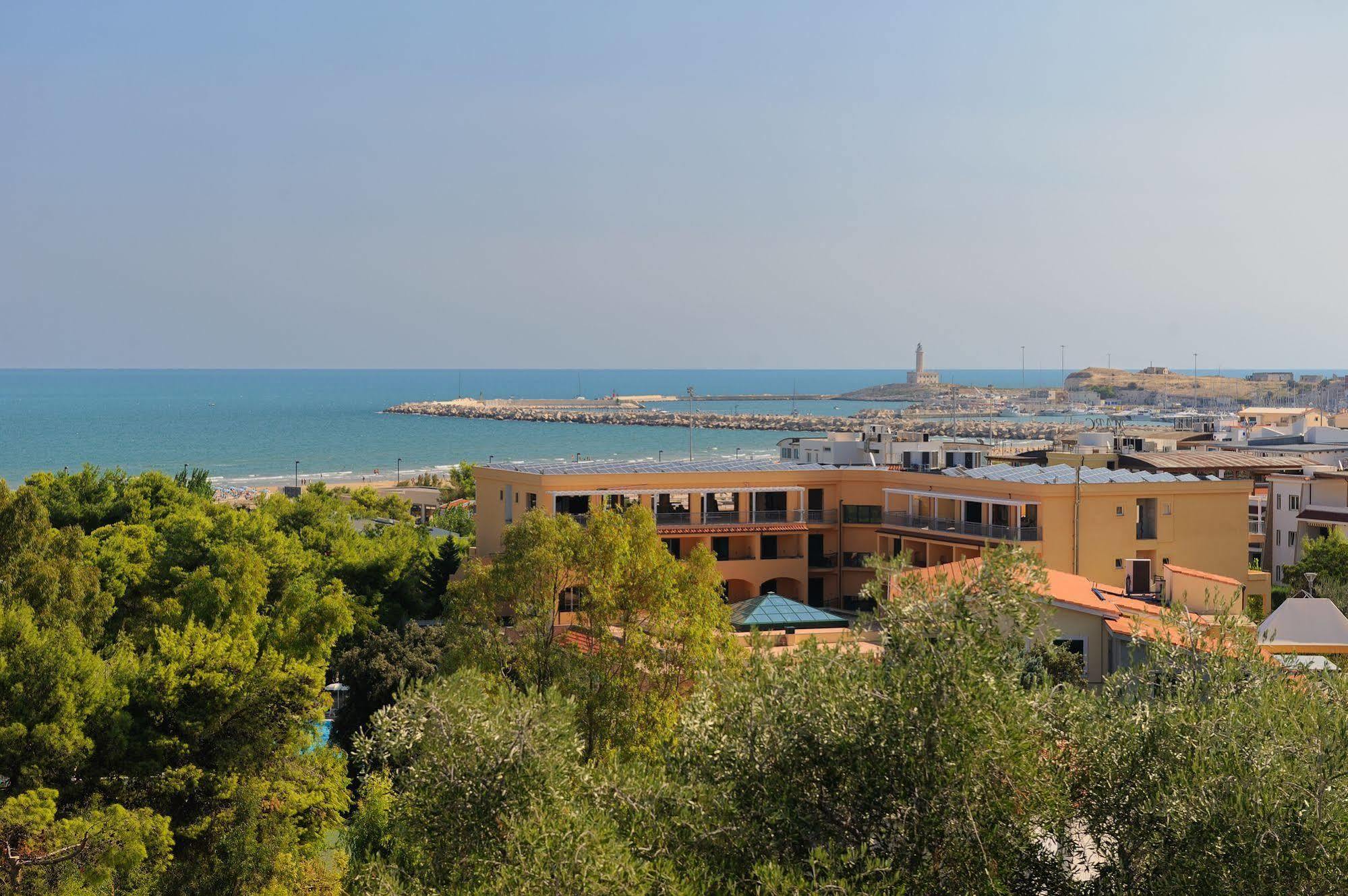 Hotel I Melograni Vieste Esterno foto