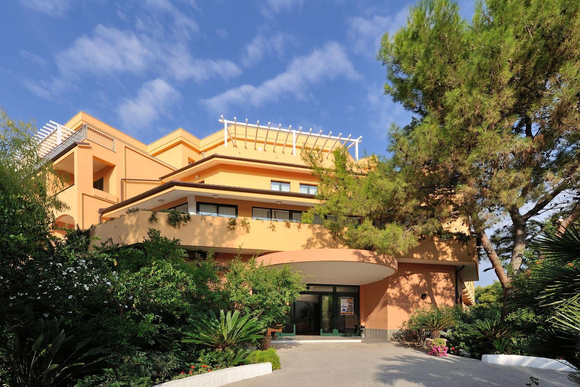 Hotel I Melograni Vieste Esterno foto